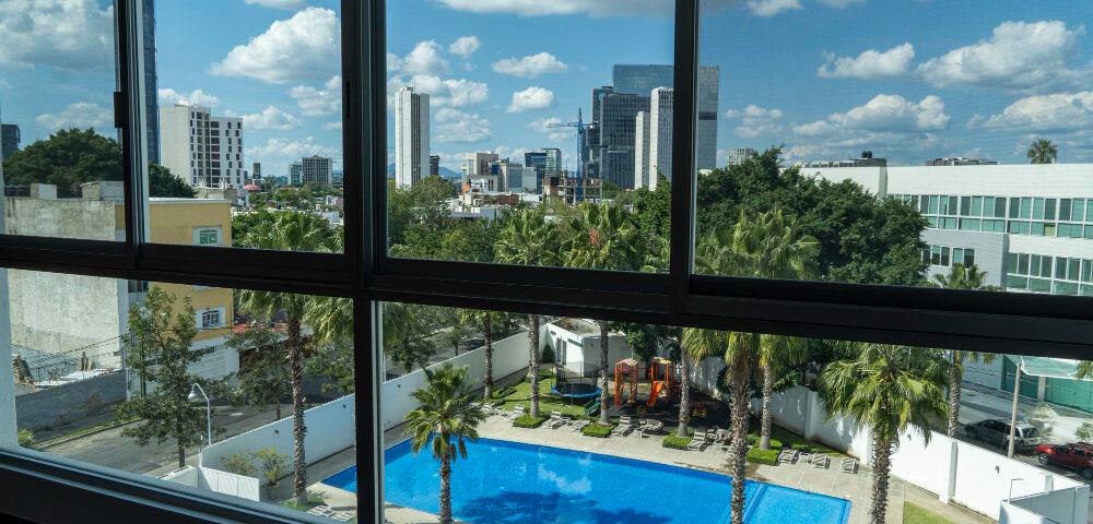 How to clean windows in Florida’s humidity