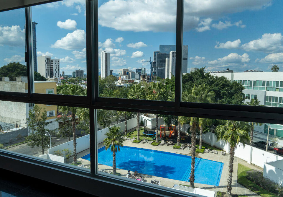 How to clean windows in Florida’s humidity